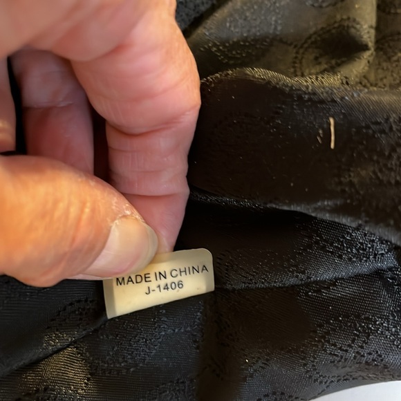 MICHAEL KORS JET SET BEIGE/BLACK SIGNATURE CANVAS AND LEATHER LOGO TOTE BAG - Picture 10 of 12